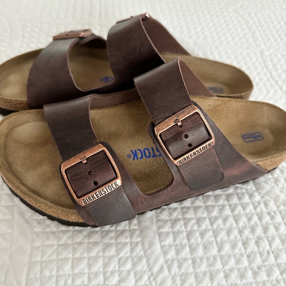 Never Worn. Brand New Birkenstock Men's Havana Dark Brown 41